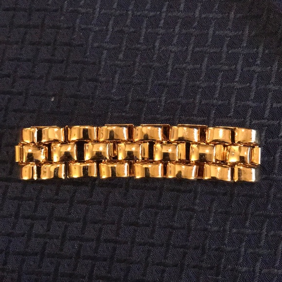 Avon Goldtone Chunky Link Bracelet - Picture 2 of 5